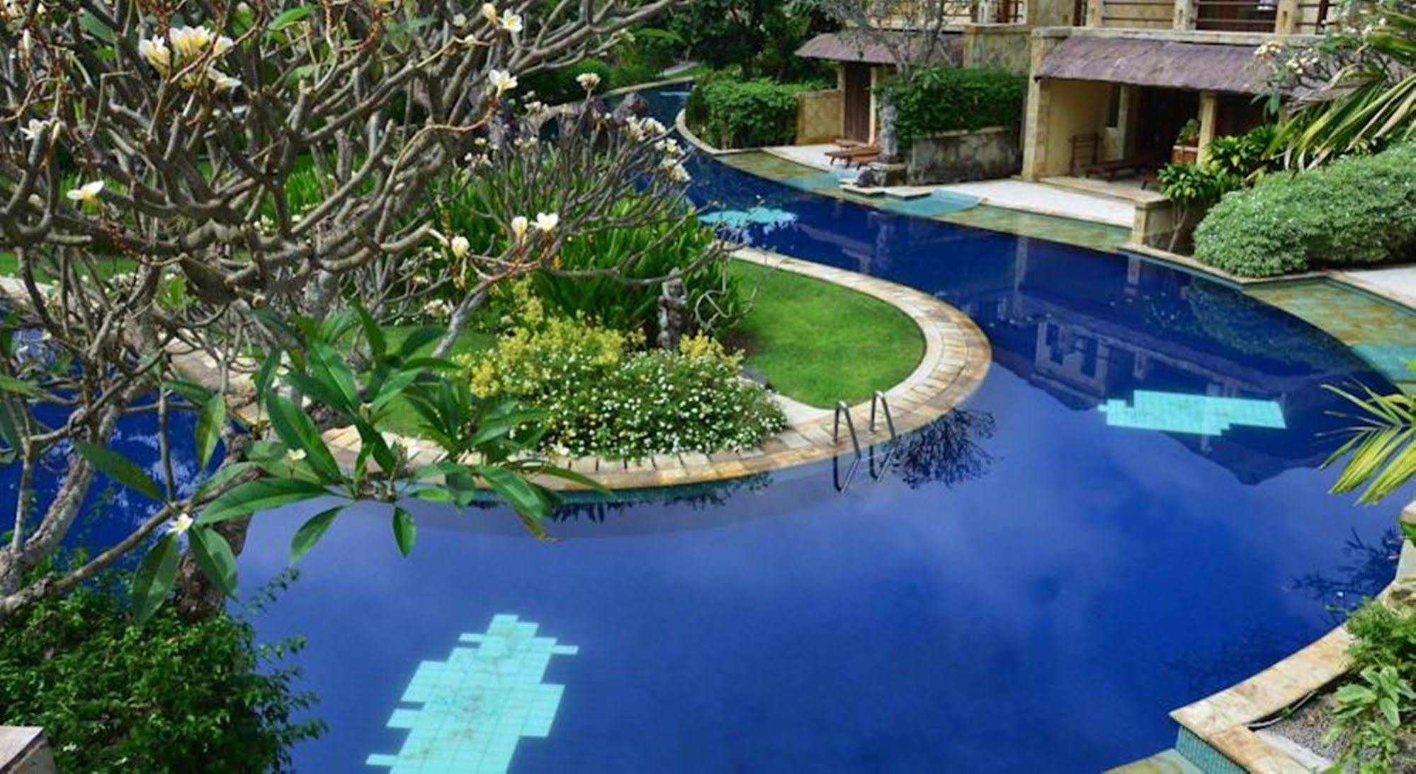 Pool Merumatta विला